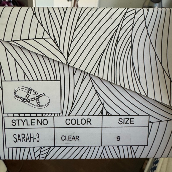 Never worn clear strappy sandals with large gemstones - Picture 5 of 7